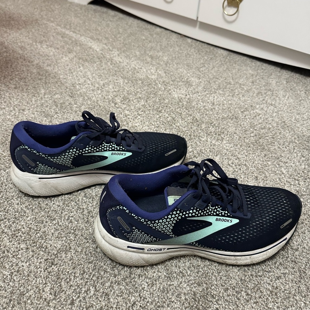 Brooks navy running sneakers with mint accents